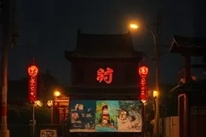 低频心跳剧集封面，深夜唱片店里旋转的黑胶唱片